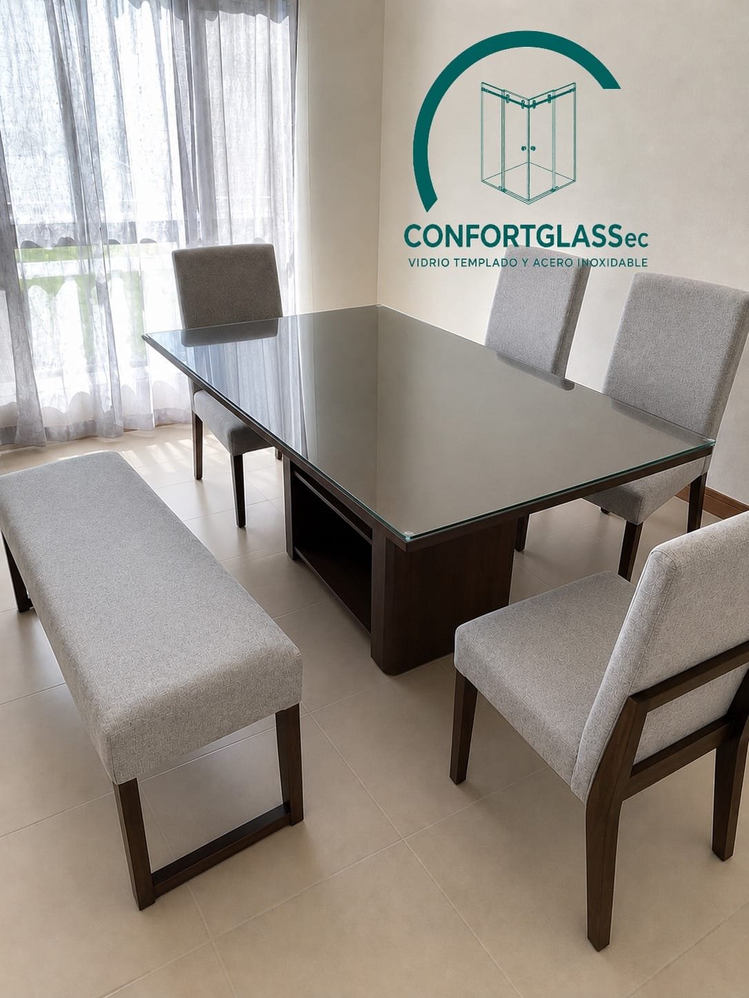 Vidrio templado de 8mm para mesa de comedor, medida 83 cm x 120 cm, instalado por CONFORTGLASSec